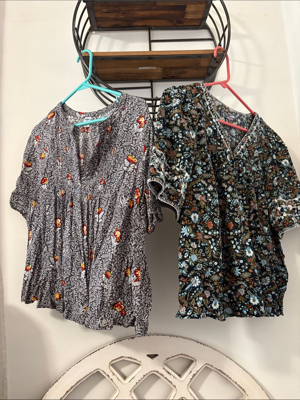 2 Old Navy Blouses Floral Print V-Neck Peasant Top - Black/Tan Floral